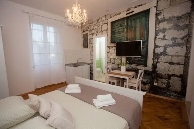 Deluxe Stüdyo, 1 En Büyük (King) Boy Yatak