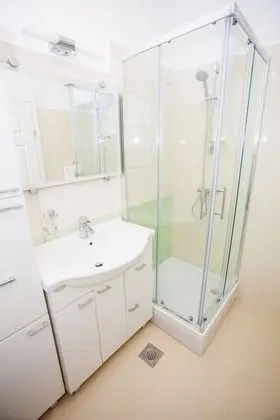 Deluxe Stüdyo, 1 En Büyük (King) Boy Yatak