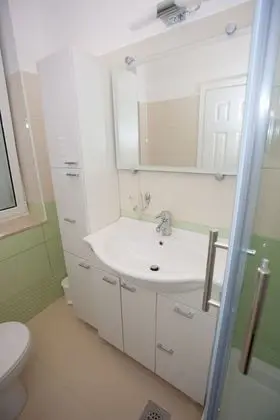 Deluxe Stüdyo, 1 En Büyük (King) Boy Yatak