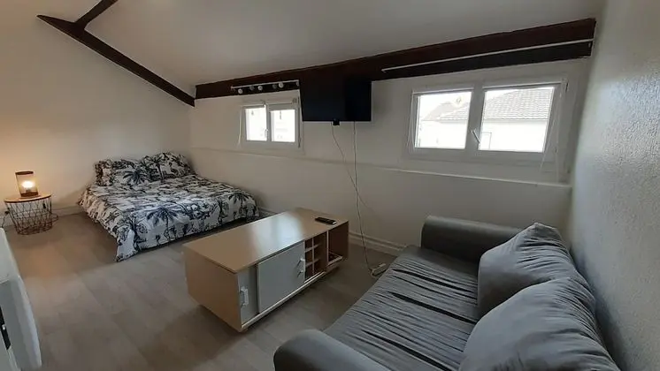 Stüdyo (Le studio de la gare n° 5)