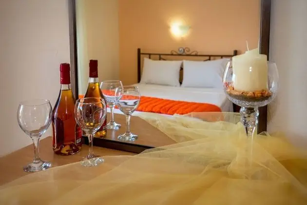 Stüdyo, Sigara İçilmez (3 Adults)