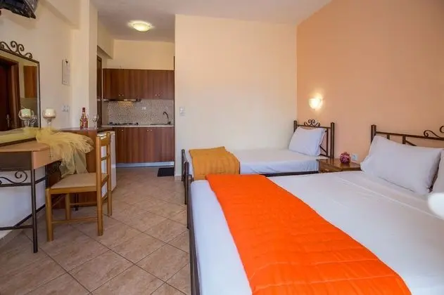 Stüdyo, Sigara İçilmez (3 Adults)