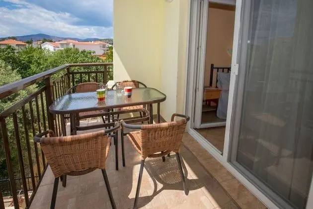 Stüdyo, Sigara İçilmez (4 Adults)