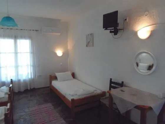 Üç Kişilik Oda, Balkon (Νο8)
