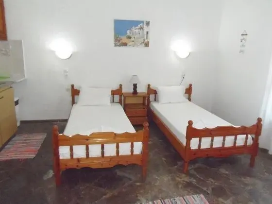 Üç Kişilik Oda, Balkon (Νο8)