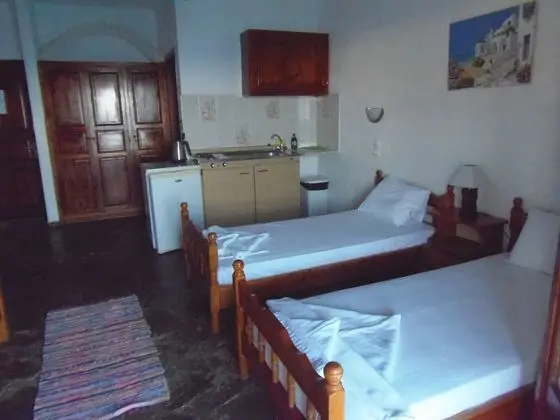 Üç Kişilik Oda, Balkon (Νο8)
