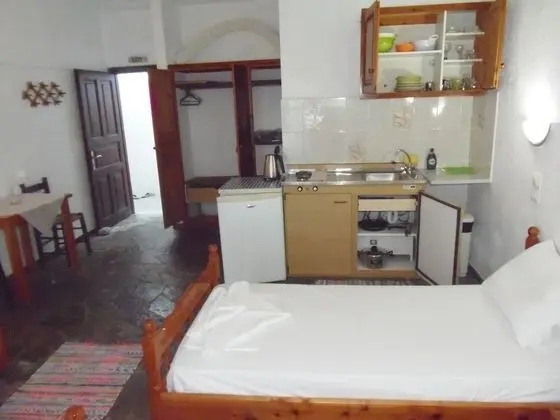 Üç Kişilik Oda, Balkon (Νο8)