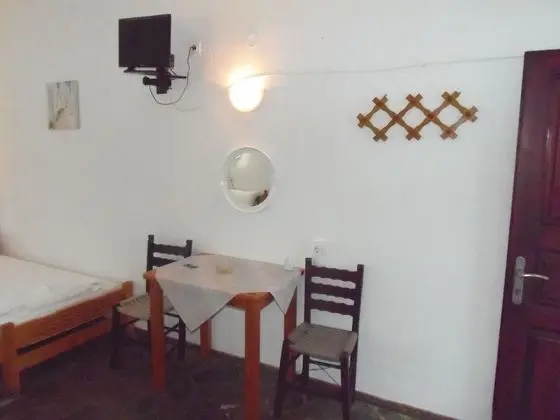Üç Kişilik Oda, Balkon (Νο8)