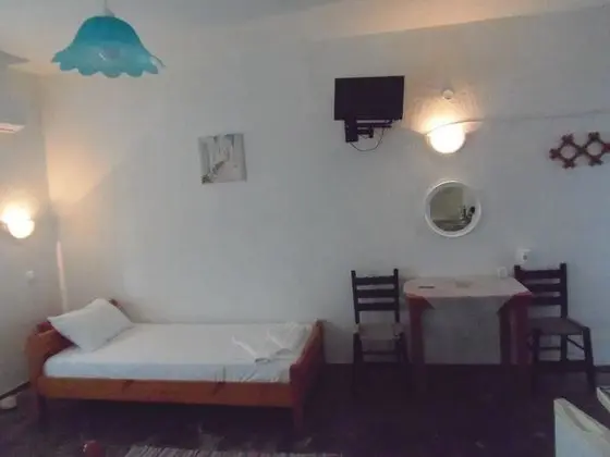 Üç Kişilik Oda, Balkon (Νο8)