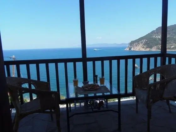 Üç Kişilik Oda, Balkon (Νο8)