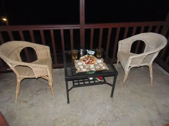 Üç Kişilik Oda, Balkon (Νο8)
