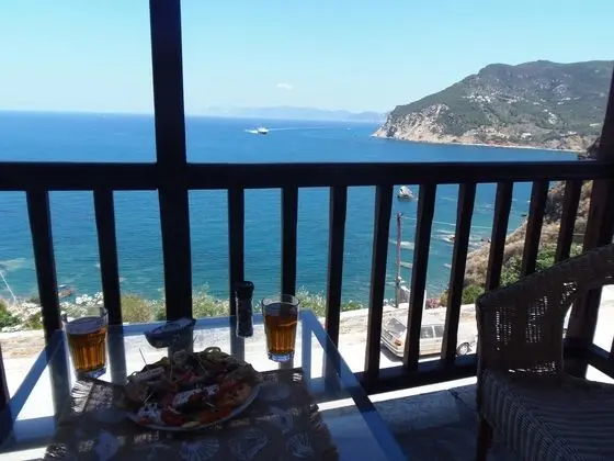 Üç Kişilik Oda, Balkon (Νο8)