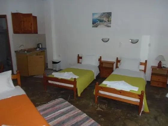 Üç Kişilik Oda, Deniz Manzaralı (Νο6)