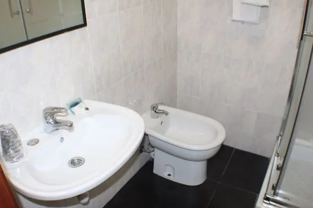 Family Tek Büyük Yataklı Oda