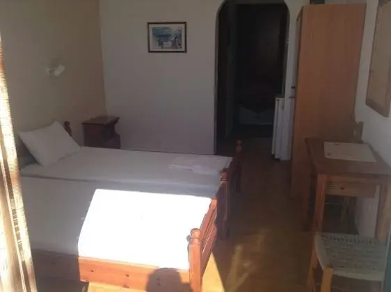 Stüdyo, Bahçe Manzaralı
