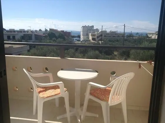 Stüdyo, Bahçe Manzaralı