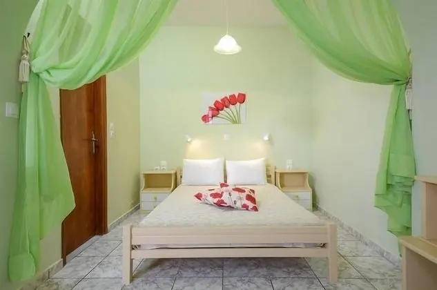 Stüdyo, Deniz Manzaralı (for 3)