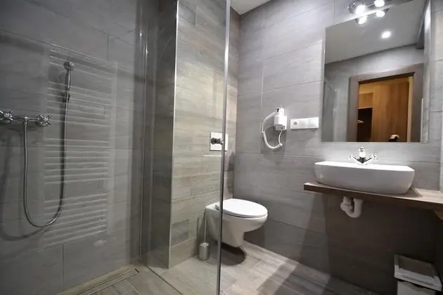 Tek Büyük Yataklı Oda, Balkon