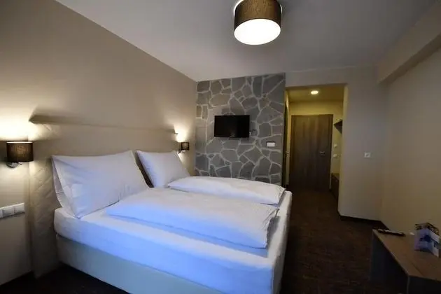 Üç Kişilik Oda, Balkon
