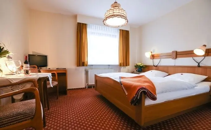 Tek Büyük Yataklı Oda, Banyolu/Duşlu