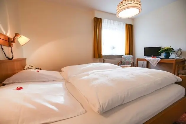 Tek Büyük Yataklı Oda, Banyolu/Duşlu