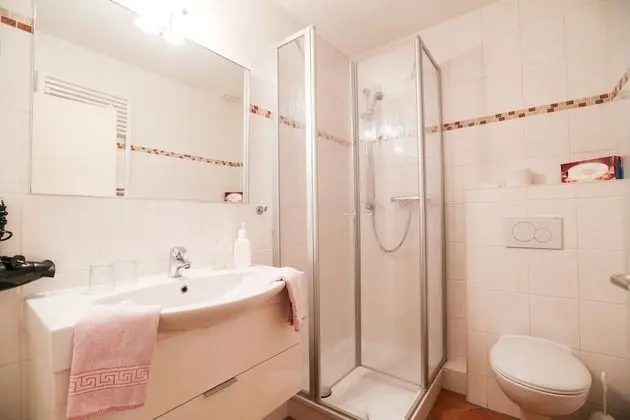 Tek Büyük Yataklı Oda, Banyolu/Duşlu