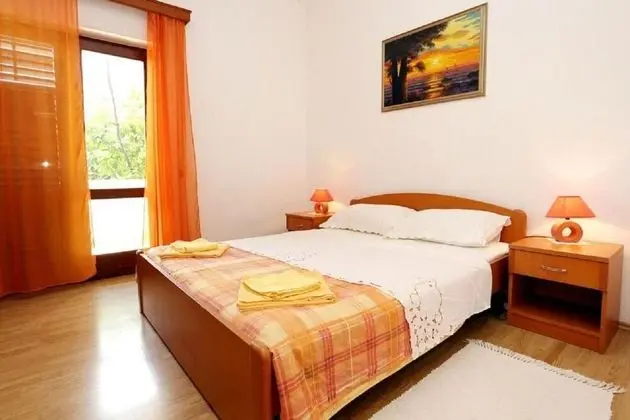 Apart Daire (Stuk- with terrase and close to the s)