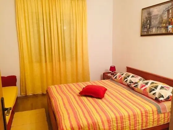 Apart Daire (Stuk- with terrase and close to the s)