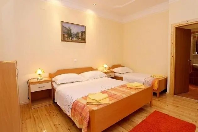 Apart Daire (Stuk- with terrase and close to the s)