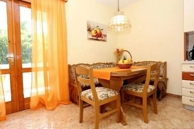 Apart Daire (Stuk- with terrase and close to the s)