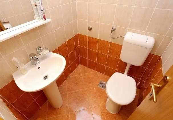 Apart Daire (Stuk- with terrase and close to the s)