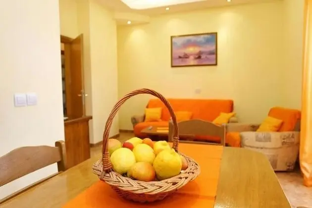 Apart Daire (Stuk- with terrase and close to the s)