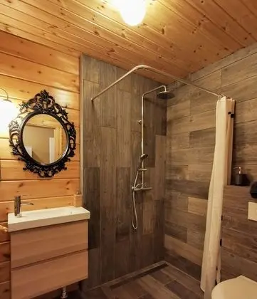 Üç Kişilik Oda, Özel Banyo