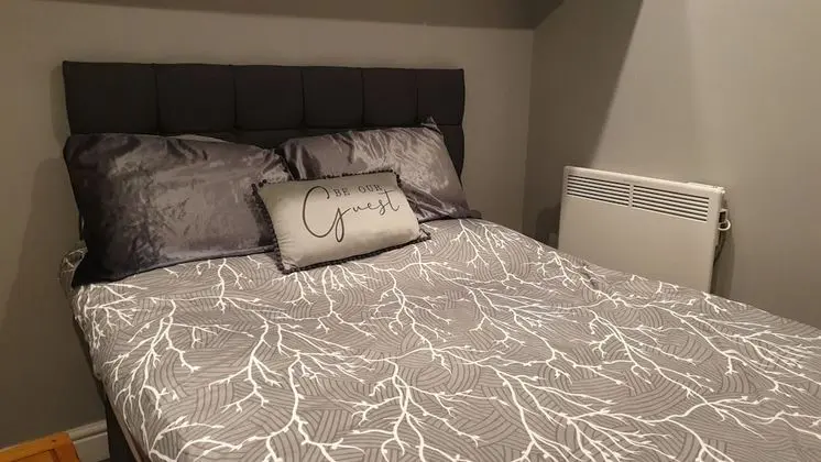 Ev, 1 Büyük (Queen) Boy Yatak