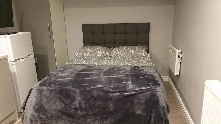 Ev, 1 Büyük (Queen) Boy Yatak