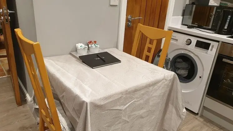 Ev, 1 Büyük (Queen) Boy Yatak