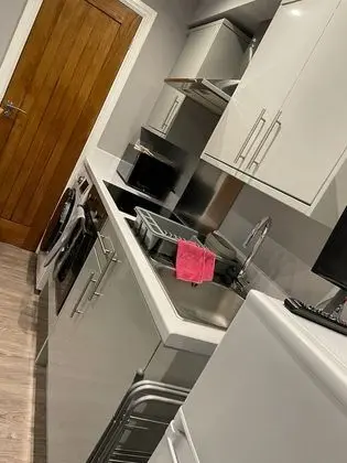 Ev, 1 Büyük (Queen) Boy Yatak