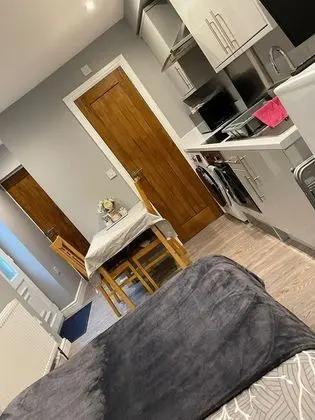 Ev, 1 Büyük (Queen) Boy Yatak