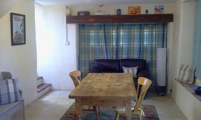 Kır Evi, 1 Büyük (Queen) Boy Yatak ve Çekyat