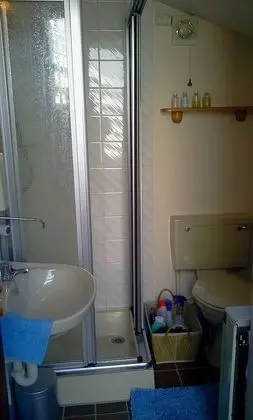 Kır Evi, 1 Büyük (Queen) Boy Yatak ve Çekyat