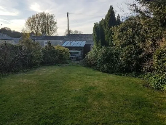 Kır Evi, 1 Büyük (Queen) Boy Yatak ve Çekyat