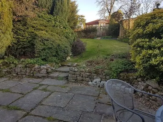 Kır Evi, 1 Büyük (Queen) Boy Yatak ve Çekyat