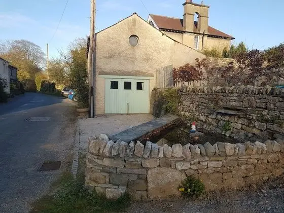 Kır Evi, 1 Büyük (Queen) Boy Yatak ve Çekyat