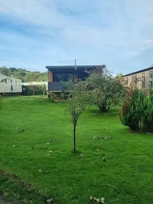 Kır Evi, 1 Büyük (Queen) Boy Yatak ve Çekyat