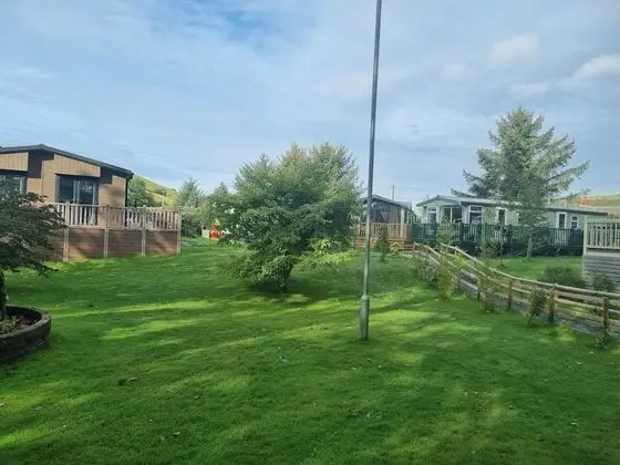 Kır Evi, 1 Büyük (Queen) Boy Yatak ve Çekyat