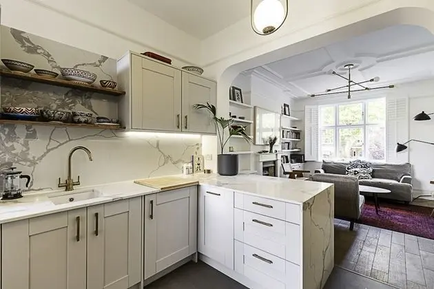 Basic Apart Daire, 1 En Büyük (King) Boy Yatak ve Çekyat