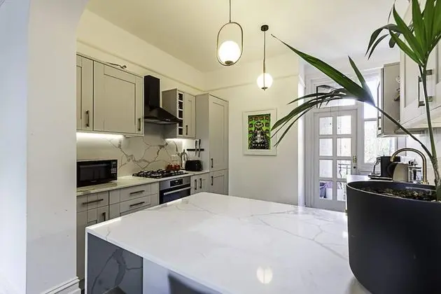 Basic Apart Daire, 1 En Büyük (King) Boy Yatak ve Çekyat