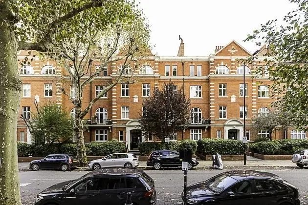 Basic Apart Daire, 1 En Büyük (King) Boy Yatak ve Çekyat