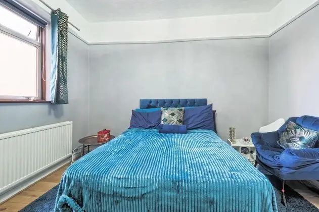 Apart Daire, 1 Büyük (Queen) Boy Yatak