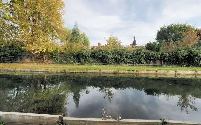 Apart Daire, 1 Büyük (Queen) Boy Yatak